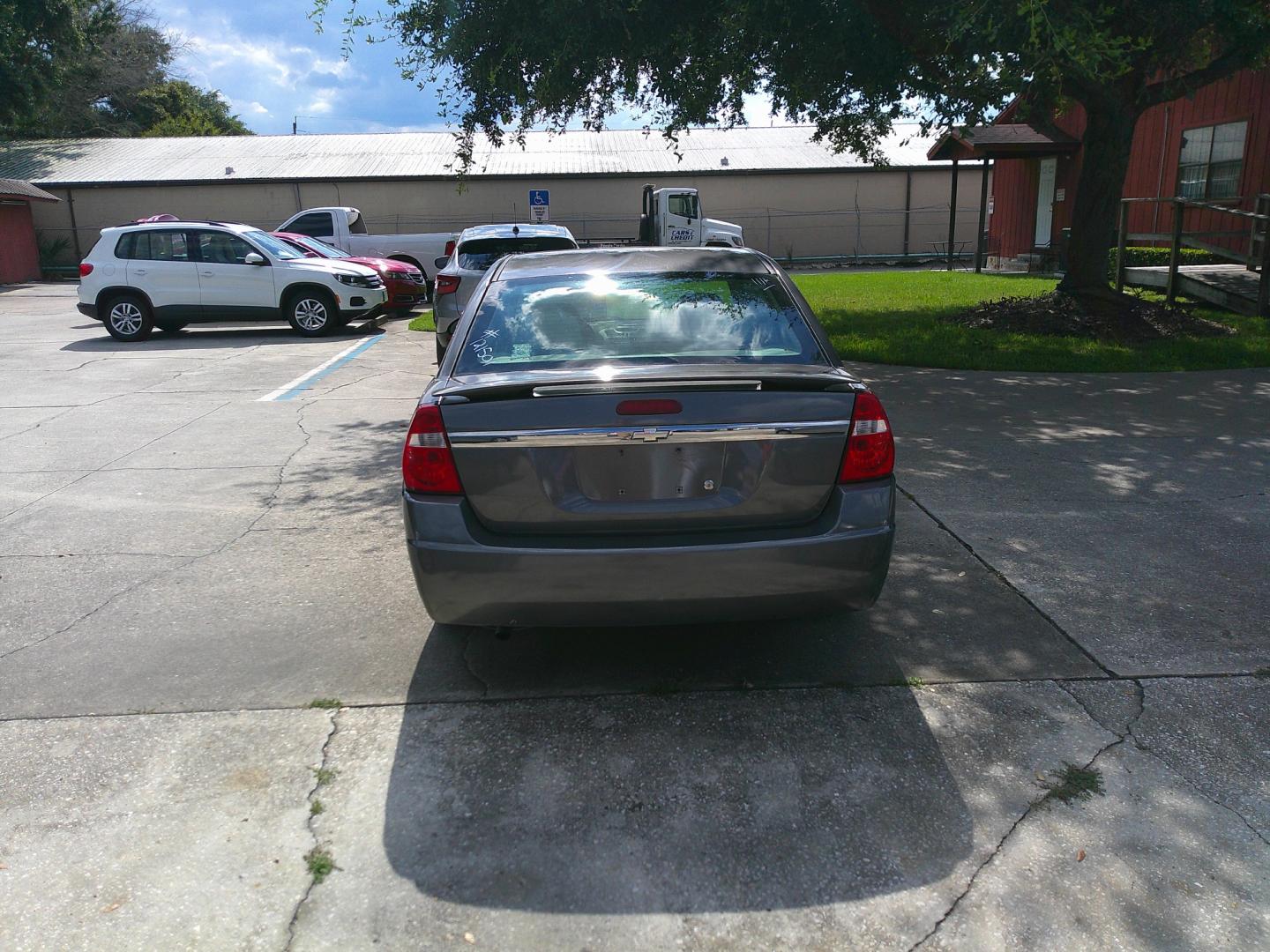 2005 GRAY CHEVROLET MALIBU LS (1G1ZT54885F) , located at 1200 Cassat Avenue, Jacksonville, FL, 32205, (904) 695-1885, 30.302404, -81.731033 - Photo#3